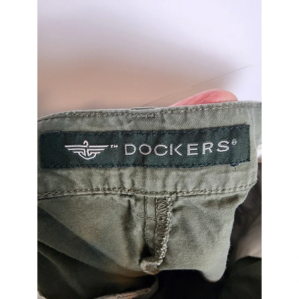 Dockers Mens Olive Green Cotton Twill Flat Front Chino Shorts Size 42 Relaxed Ft